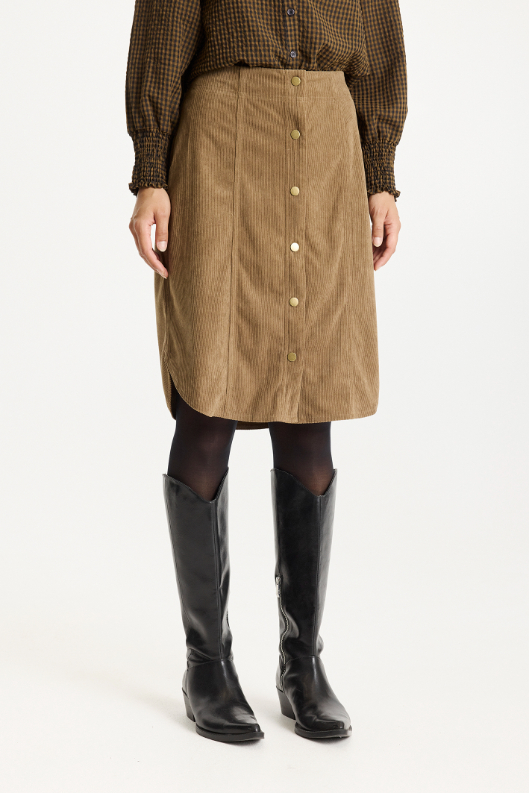 infront-mallery-brown in front hame